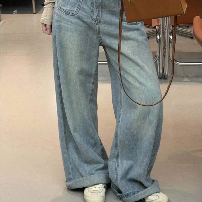 YURI JEANS - (MÃ38) Quần Jean Nữ Ống Suông Màu Xanh Nhạt Túi Tròn MÃ38