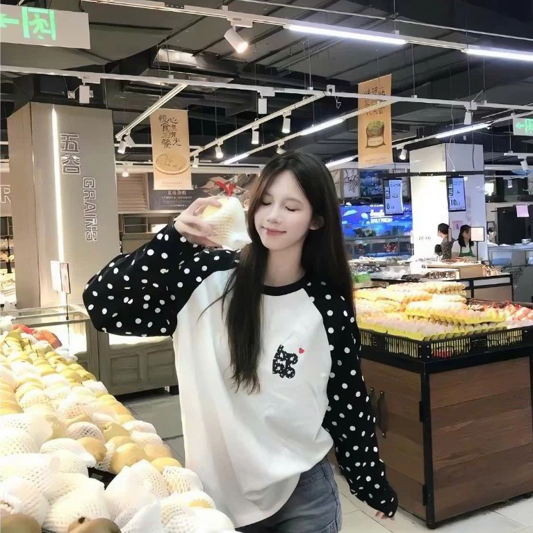 Áo phông nữ dài tay phối chấm bi chất xược MENINA, áo thun tay dài nữ dáng rộng in hình.