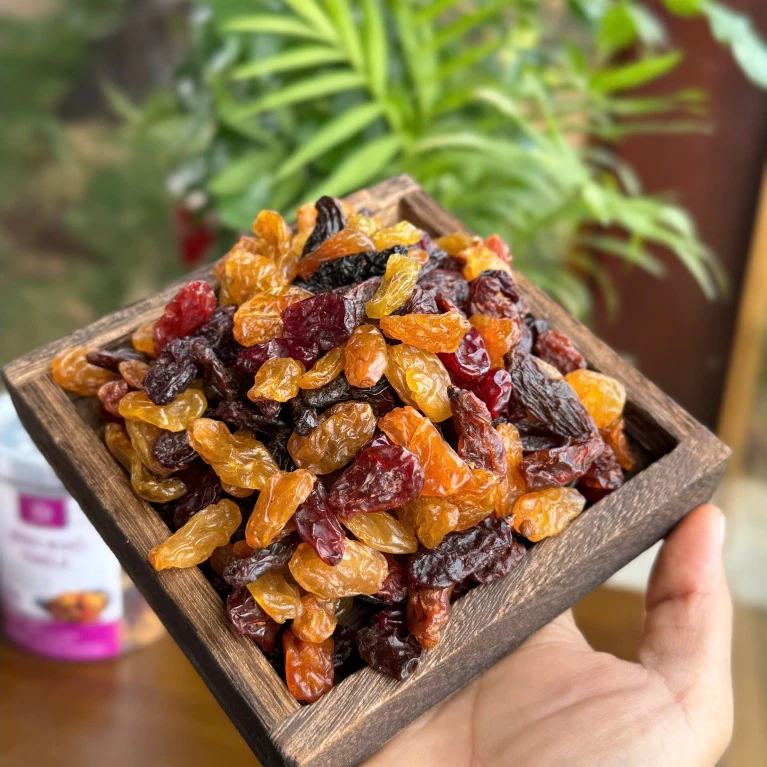 Nho Chile Mix 3 Màu – Ngọt Thanh – Snack Dinh Dưỡng- Đồ Ăn Vặt Ngon Healthy – Túi 500g Tiện Lợi