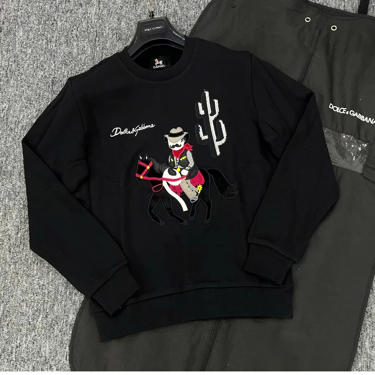 Áo Nỉ Thu Đông Sweater Đôn Chề Cao Bồi Đỏ In Hình Cực Nét Chất Nỉ Bông Dày Dặn Cho Ae Boy Phố Cực Hottrend 2026
