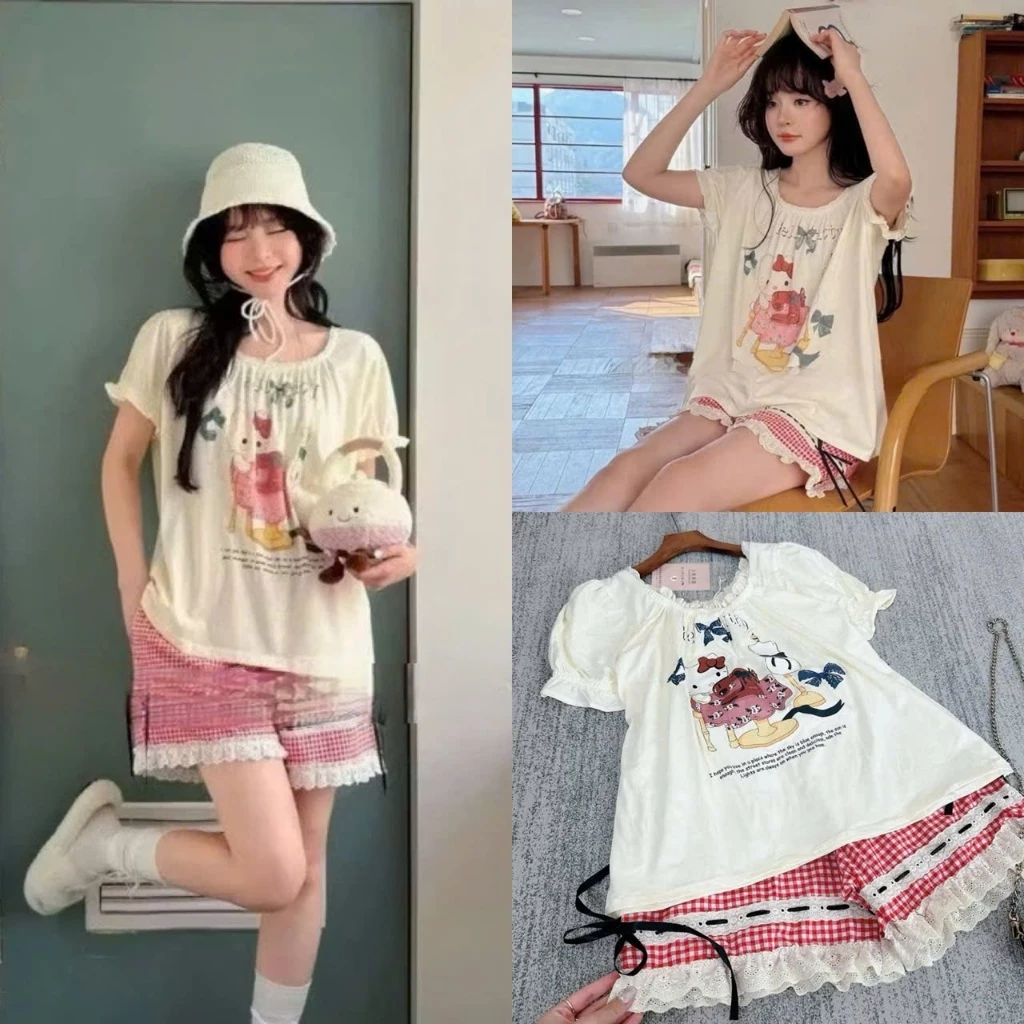 (Xả Kho): Set Bộ Áo Cổ Ren Tay Bồng Cộc In Hoạt Hình Mix Quần Cộc Caro Đỏ -Ảnh Thật Lollaye