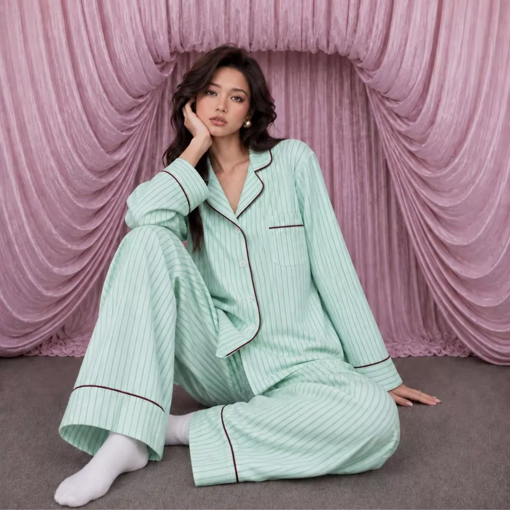 [ Fit to sleep ] Bộ đồ ngủ Elara Sọc xanh phối viền trendy, được sử dụng chất liệu lụa đũi cao cấp , mềm mịn