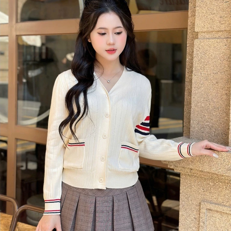 𝙃𝘼𝙉𝘼.𝘾𝙡𝙤𝙩𝙝// Áo khoác len nữ cardigan dáng ngắn cổ tim cài khuy tay dài thời trang hàn quốc cao cấp