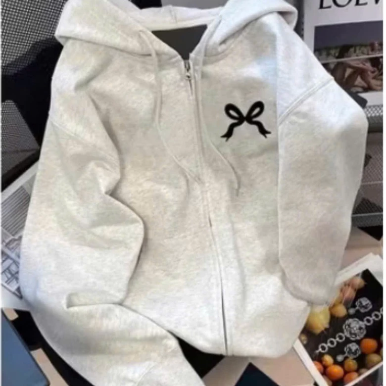 Áo Khoác Hoodie Zip Nỉ Nơ Đen Logo In Nhiệt - Áo Nỉ Nam Nữ Khóa Kéo Dày Dặn Dáng Rộng Phong Cách Unisex Hàn Quốc 2026