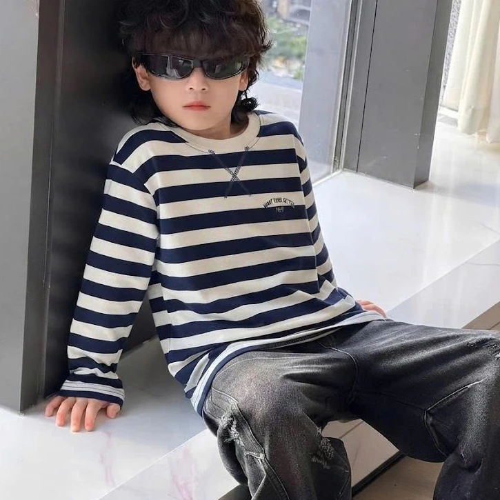 (PHOM VỪA) ÁO THUN KẺ DÀI TAYTHU ĐÔNG CHO BÉ TRAI BOBONTKIDS HỌA TIẾT THÊU TRƯỚC VÀ IN SAU LƯNG SIZE 17-47KG B00124