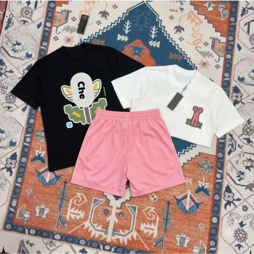 Set Hè Nam AD Hoa Bản Phối Quần Hồng Cá Tính, Logo Hoa Dập Nổi Cao Cấp - Bộ Hè Nam Chất Cotton Cao Cấp
