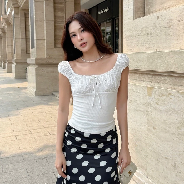Áo thun cổ vuông tay ngắn dáng ôm trắng/đen M4 Bigsize - Orimi