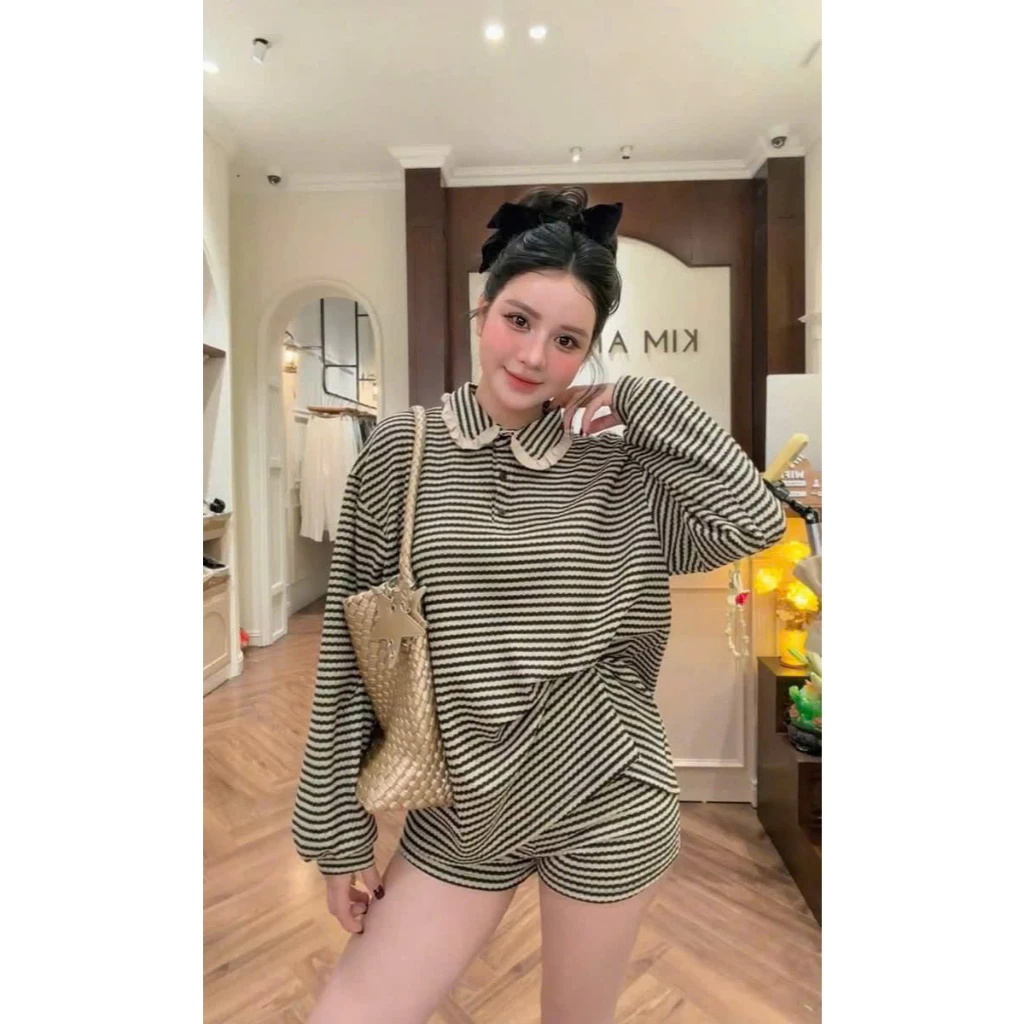 Set Bộ Đồ Nữ Len Kẻ Ngang Áo Dài Tay Cổ Sen Viền Bèo Cúc Lửng Form Rộng Mix Quần Sooc Đùi Ống Rộng