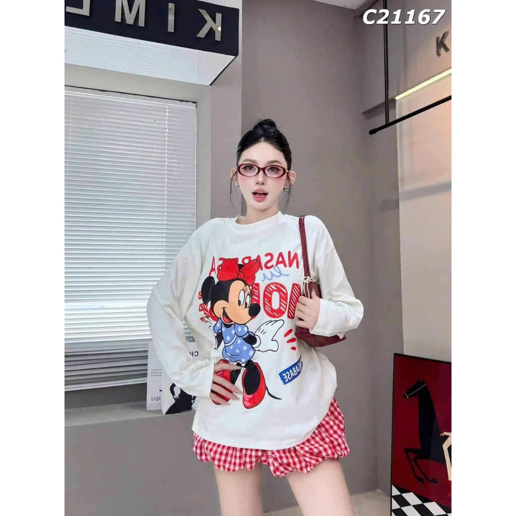 Set Bộ Đồ Nữ Áo Thun Giấy Trắng In Mickey Nơ Giày Đỏ Dài Tay Mix Quần Bí Kẻ Caro Đỏ Phồng Gấu