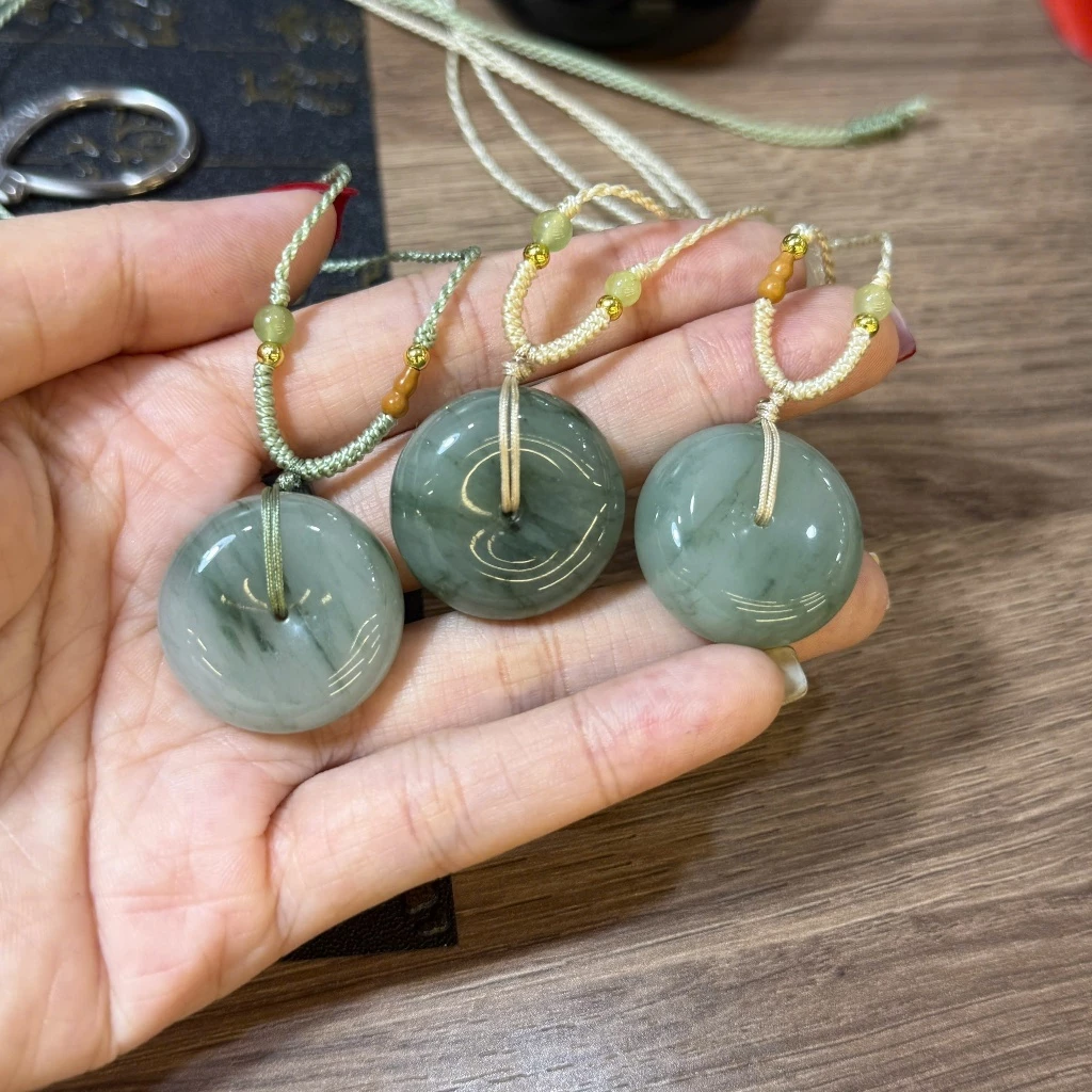 Mặt đồng điếu bằng đá Thiên Sơn Thúy màu xanh, màu trắng đẹp mắt dành cho nam và nữ đeo, có xỏ dây sẵn