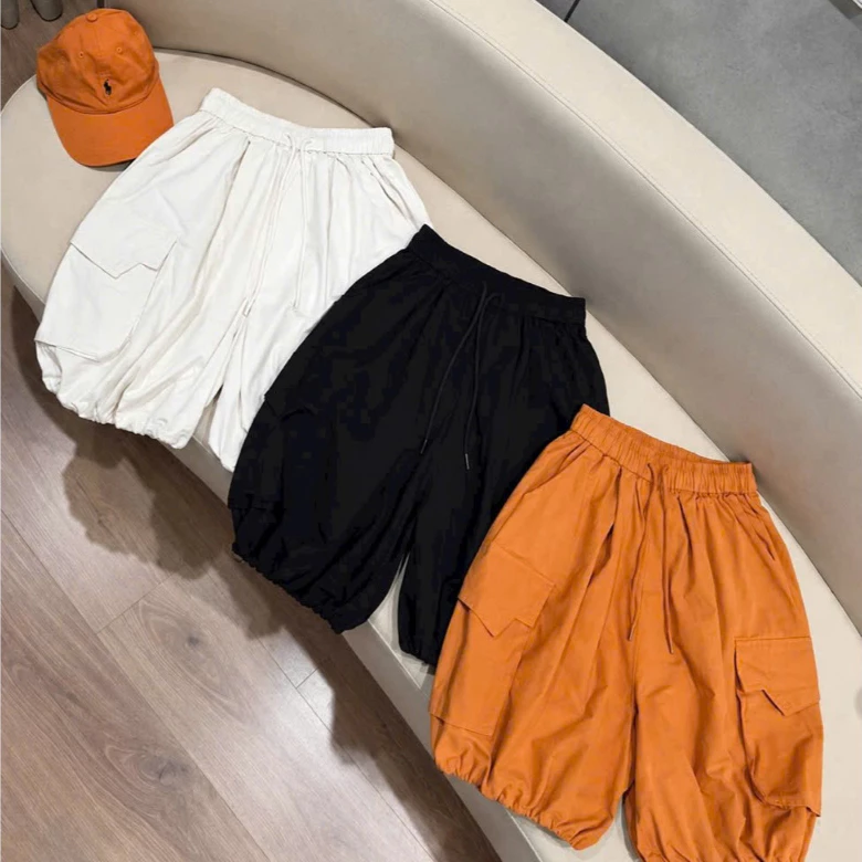 Quần Short Gió Nam Nữ Ống Rộng Thùng Thình Lưng Thun Trơn Basic Dây Rút Lai Top Đồ Đi Chơi , Dạo Phố Đi Biển