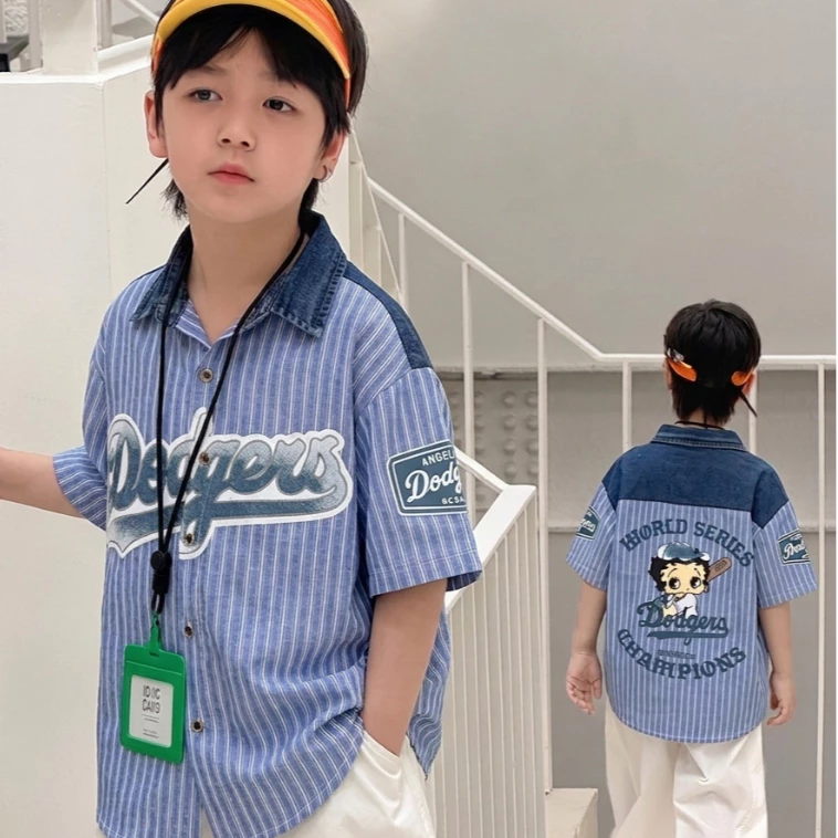 Áo Sơ Mi Boy Phố Phối Cổ Bò Jean Đẹp Trai Gái Họa tiết Họa Hình - Áo Sơ Mi Cộc Tay Mềm Kích Sơ Mi Hàn Quốc Đi Học----