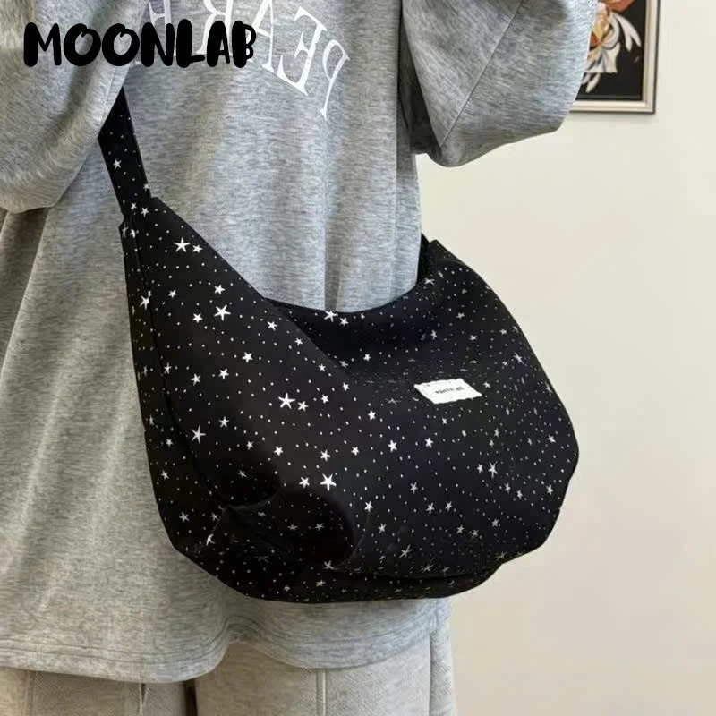 Túi đeo chéo nữ, túi vải đeo vai phong cách ulzzang in nổi họa tiết ngôi sao màu đen nhiều ngăn vừa A4 Moonlab Mã:C1