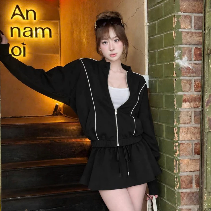 Set Bộ 2 Món Nỉ Kiểu Nữ Áo Khoác Zip Viền Sọc Thể Thao Dáng Lửng Phối Đồ Cá Tính Mix Chân Váy Dây Rút Kimee - KA1017