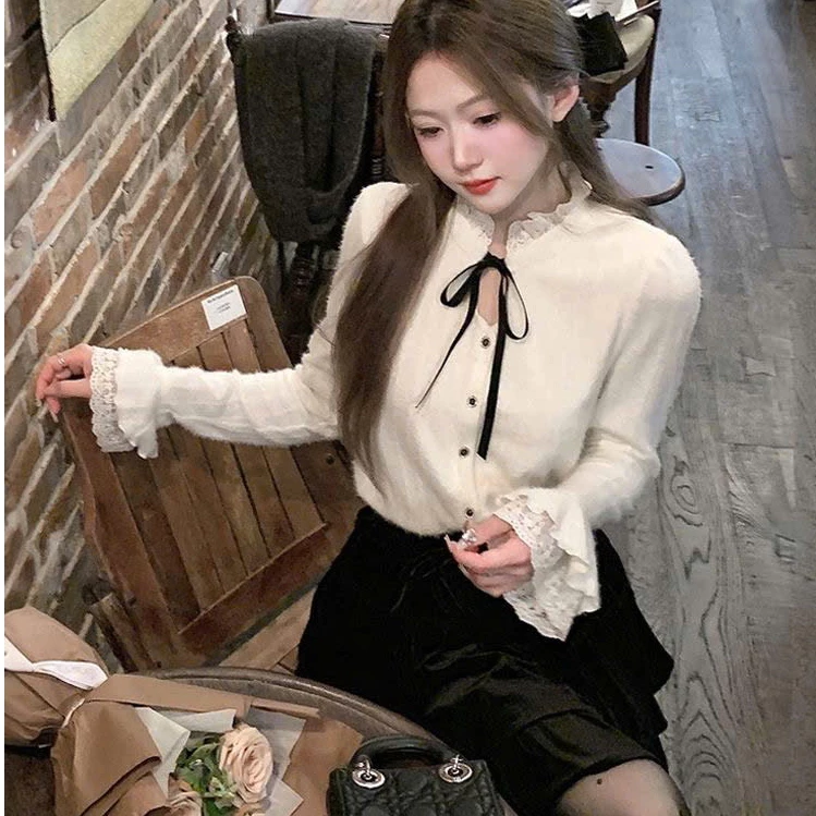 Áo len bông xù Miuna phối ren, Áo kiểu dệt kim mùa đông phối cúc đính đá phong cách quyến rũ AL30