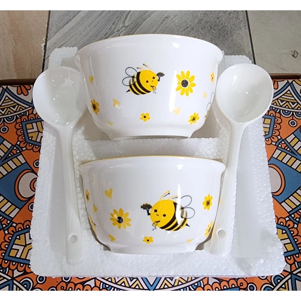 Bát Sứ Hình Ong Vàng Set 2 Bát 2 Thìa Dễ Thương , Set Bát Hình Ong Vàng đóng hộp xốp