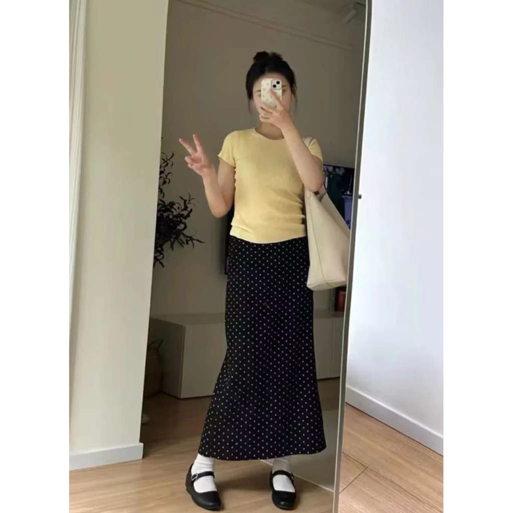 V25-[SANSAN]- HÀNG SẴN GIAO NGAY -Chân Váy Dáng Xuông Thô Cotton Hoạ Tiết Chấm Bi Xẻ Chân Sau Thanh Lịch-Hottrend