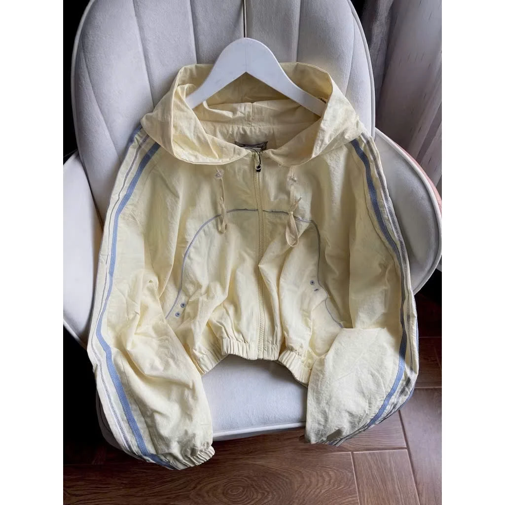 ÁO KHOÁC DÙ GIÓ NHĂN CROPTOP NỮ CÓ NÓN PHỐI TAY 3 SỌC THOÁNG MÁT