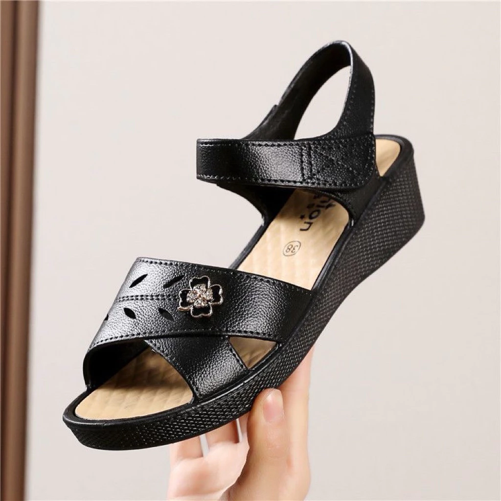 dép qyai hậu học sinh Giày sandal nữ trung niên cho bà cho mẹ chất liệu cao su đúc nguyên khối siên bền