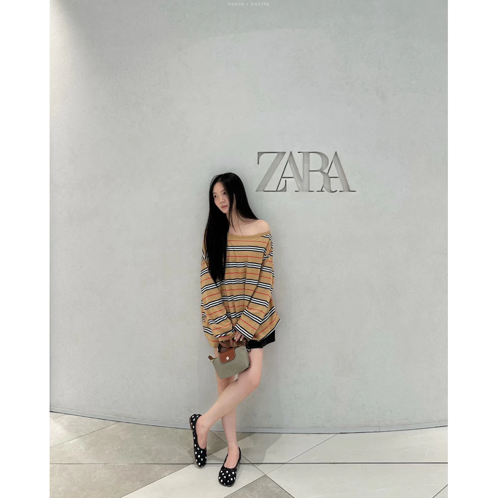 [Steey] Áo pull dài tay cotton trễ vai nâu kẻ đỏ form rộng, áo dài tay thu đông cho nữ - P6906