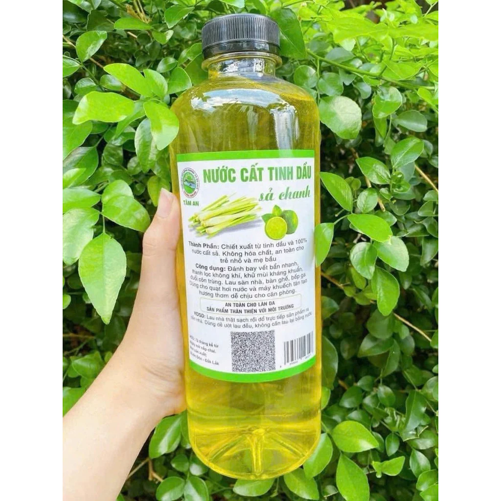 NƯỚC LAU SÀN TINH DẦU SẢ CHANH CHAI SIÊU TO 1 LÍT