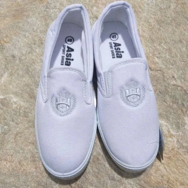 Giày asia màu trắng xỏ lười mã hàng M06 size 38 - 43 dùng cho thể dục thể thao , hội thao. Giày Vải Asia M06