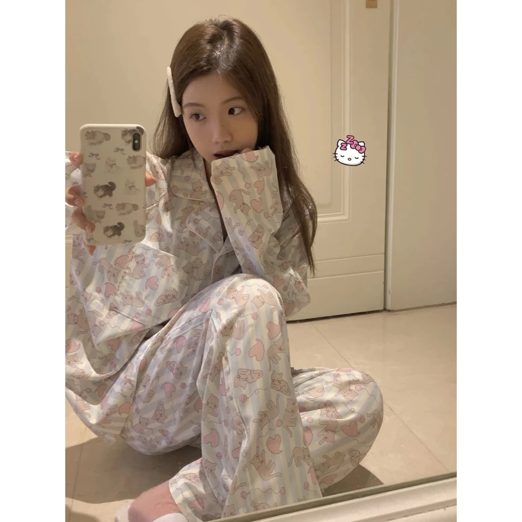[SẴN] 751_Bộ ngủ nữ, pijama cổ V hoạ tiết mèo chất cotton lụa | 9scat | Hàng QCCC