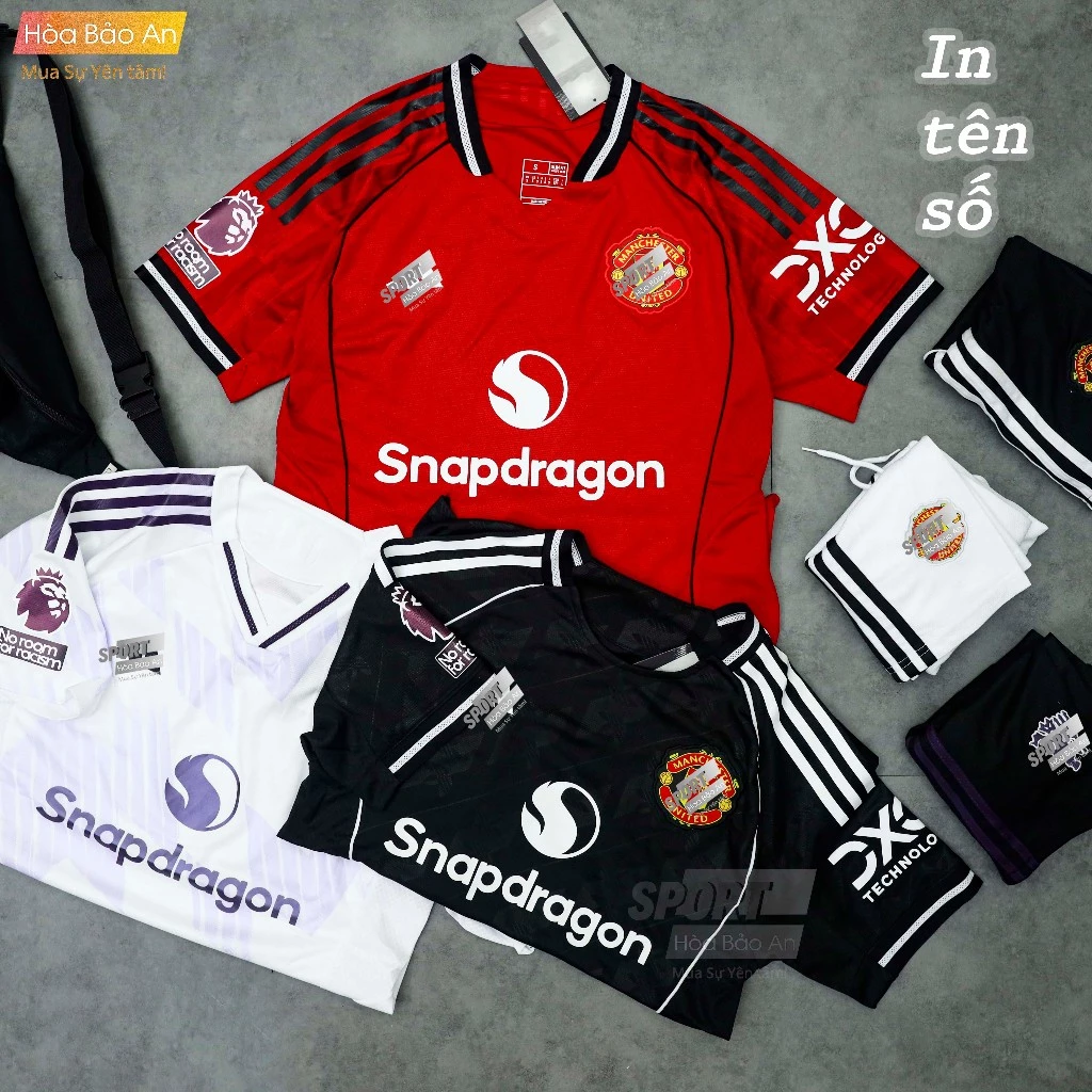 In theo yêu cầu - Bộ Quần Áo Bóng Đá CLB MU 2025/2026 Chuẩn Thi Đấu Vải Polyester Thái Gai Lưới- In sẵn- In theo Yêu Cầu
