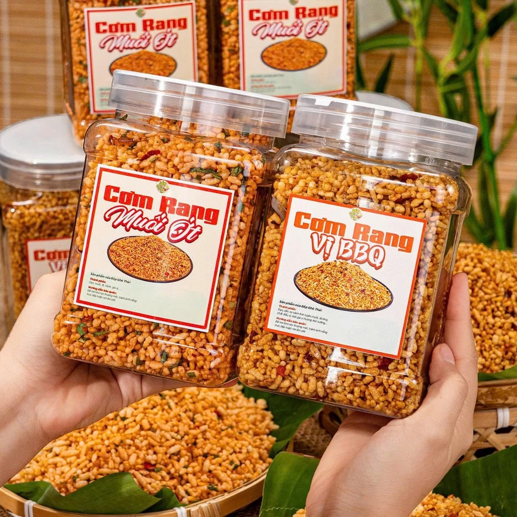 Cơm Rang (Vị Muối Ớt & Vị BBQ) Hộp 400gr - Snack ăn vặt giòn tan, đậm vị - Bếp Chè Thái