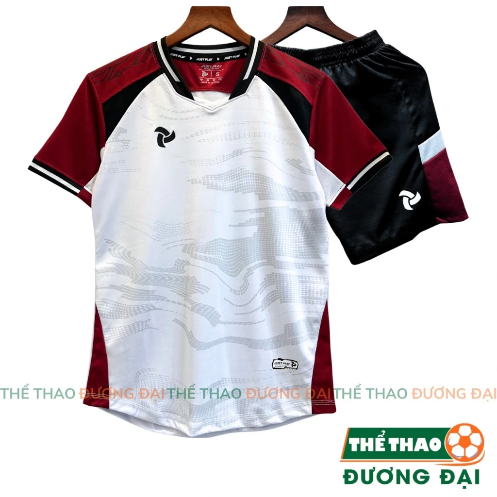 Quần Áo Bóng Đá Just Play Striker Trắng Thun Mè Thoáng Khí Thể Thao Đương Đại