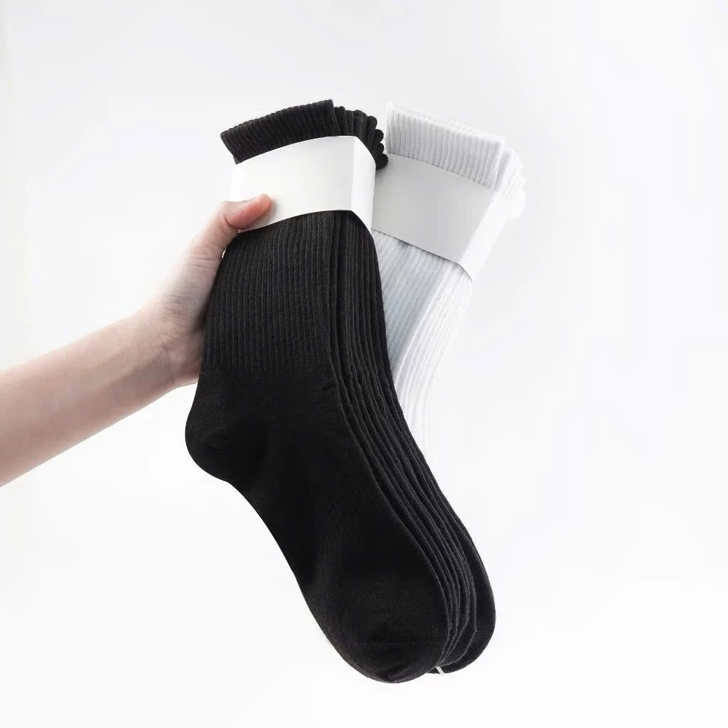 【Hwang】Tất Vớ Cổ Cao UNISEX Êm Ái, Vải Dày Dặn cho Nam Nữ, Thấm Hút Tốt và Ít Co Giãn