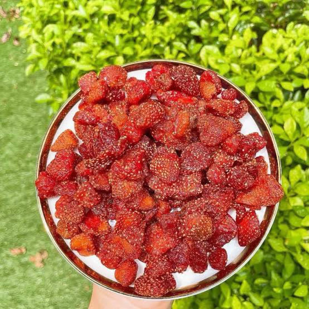 Dâu Tây Sấy Dẻo Xốc Muối Ớt  Hũ 250G , Dẻo Chua Nhiều