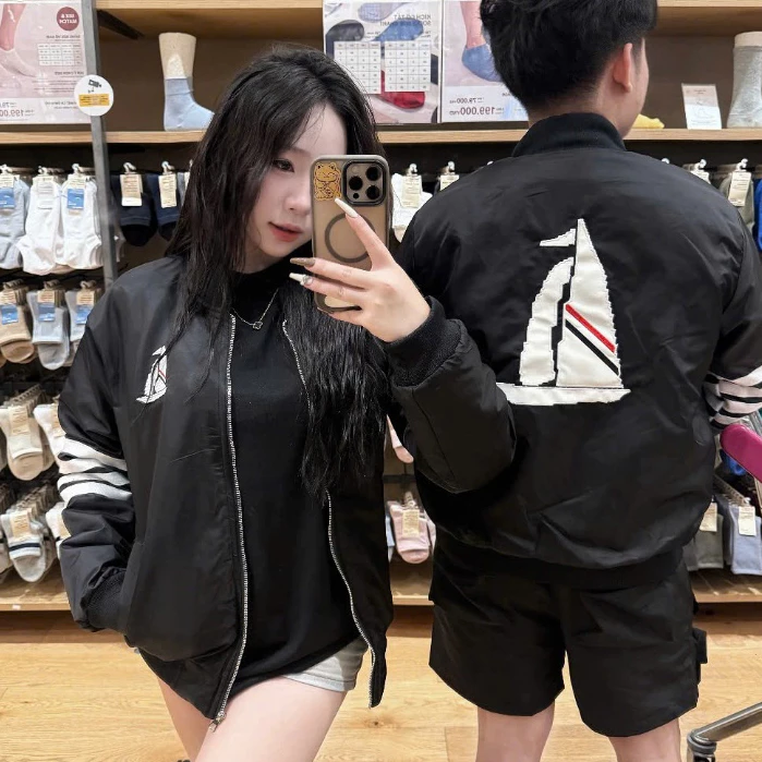 Áo Khoác Gió Nam Nữ Thom Phối Sọc Thêu Họa Tiết In Nhiệt Chất Liêu Gió 2 Lớp Form Dáng Boy Phố Hottrend