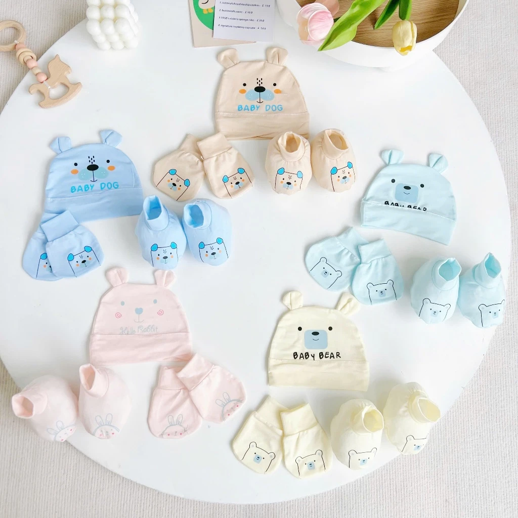 Set 4 bộ bao chân bao tay kèm mũ hình gấu chất cotton mềm thoáng mát cho bé sơ sinh