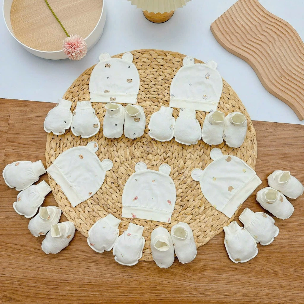 Set Mũ Bao Chân Bao Tay Cho Bé Chất Thun Lạnh Mềm Mát Nền Màu In Hoạ Tiết Cho Bé Sơ Sinh