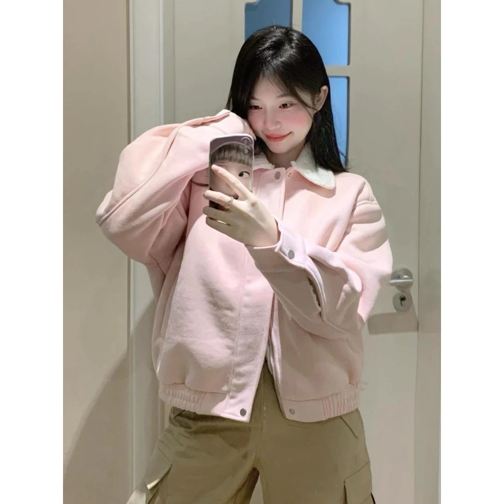 𝐂𝐡𝐚𝐫𝐥𝐨𝐭𝐭𝐞.𝐨𝐝_ Áo Khoác Da Lộn Dáng Lỡ Màu Hồng Baby Siêu Cưng Hàng Loại 1