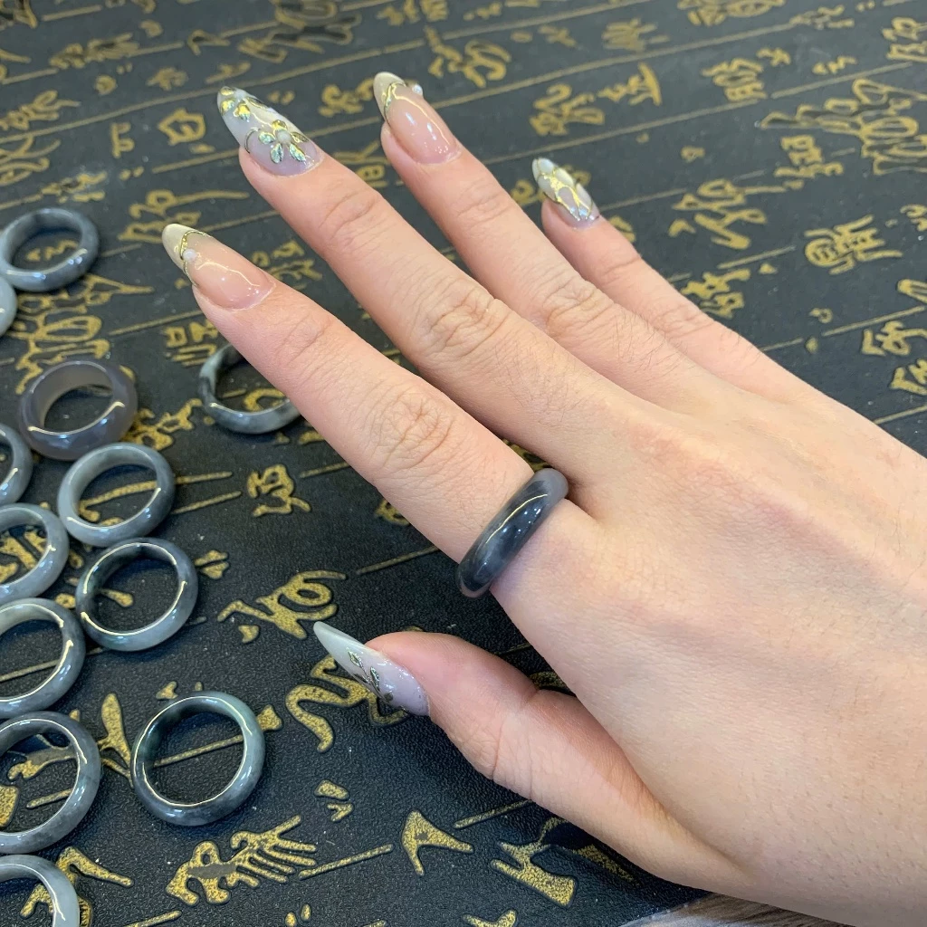 N Gems - Nhẫn Ngọc Gà Đen màu xám đen bản nhỏ đeo tay dành cho nữ size 16 đến 19.5mm