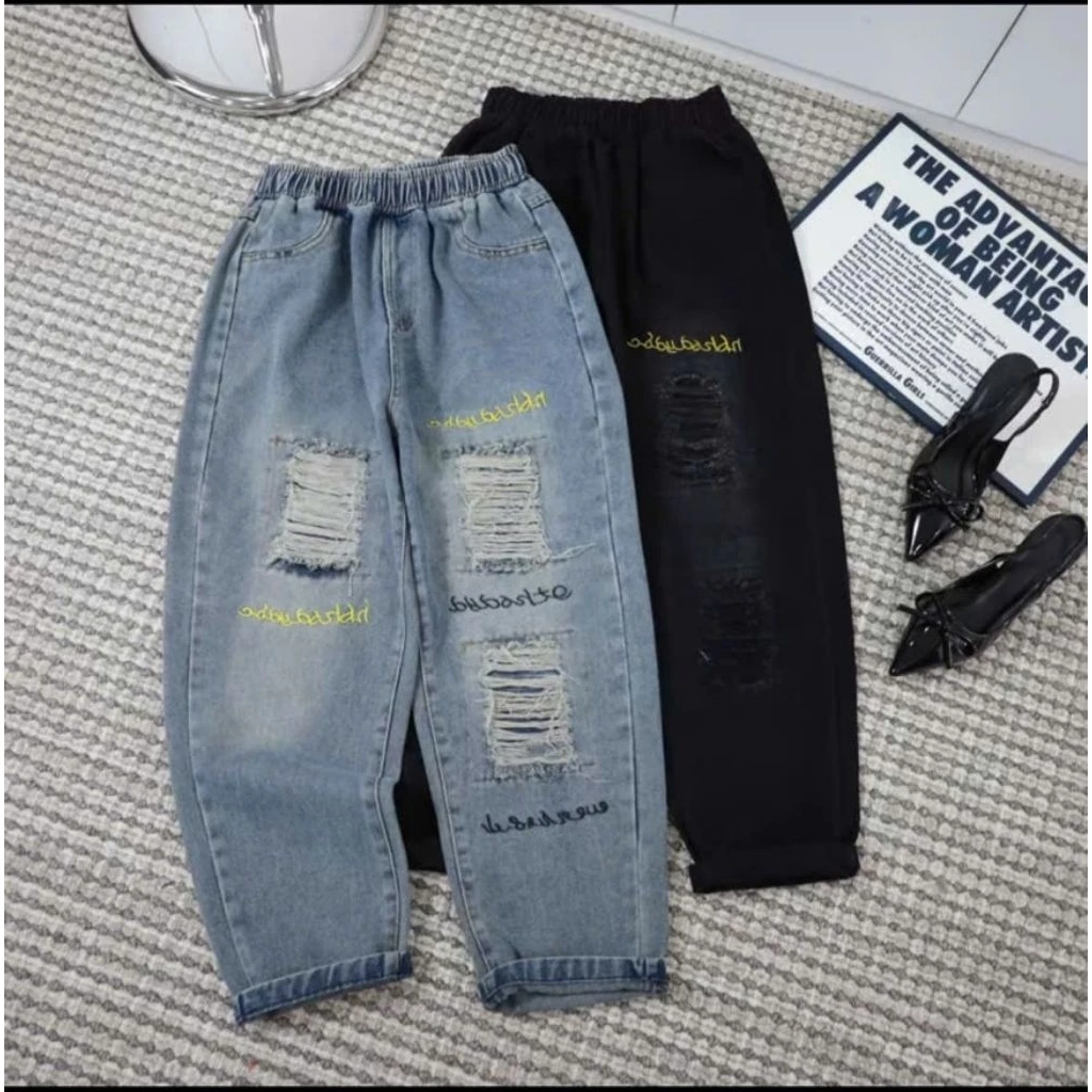 Quần Jean Nữ Dáng Baggy Thụng Thêu Chữ Kết Hợp Cào Siêu Rách, Cạp Chun Lưng Cao Trẻ Trung, Vải Jean Thổ Dày Dặn Mềm Mịn