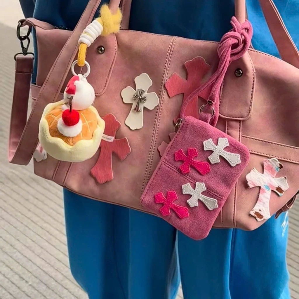 [NEW ARRIVAL] Túi Xách Nam Nữ Da Lộn PINKY Phong Cách Chrome Heart - Thiết Kees Hoạ Tiết Thánh Giá