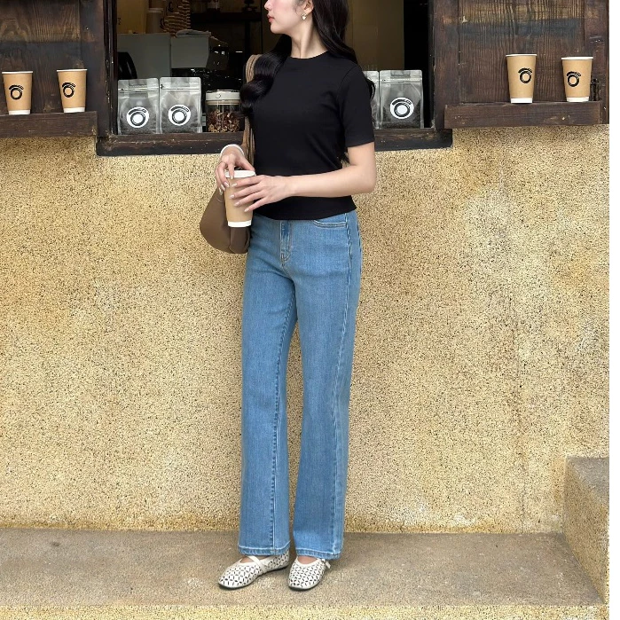 Quần Jean Ống Rộng REDE LS-02A Jeans Mềm Co Giãn, Ống Rộng Vừa, Lưng Cao, Xanh Nhạt Trơn