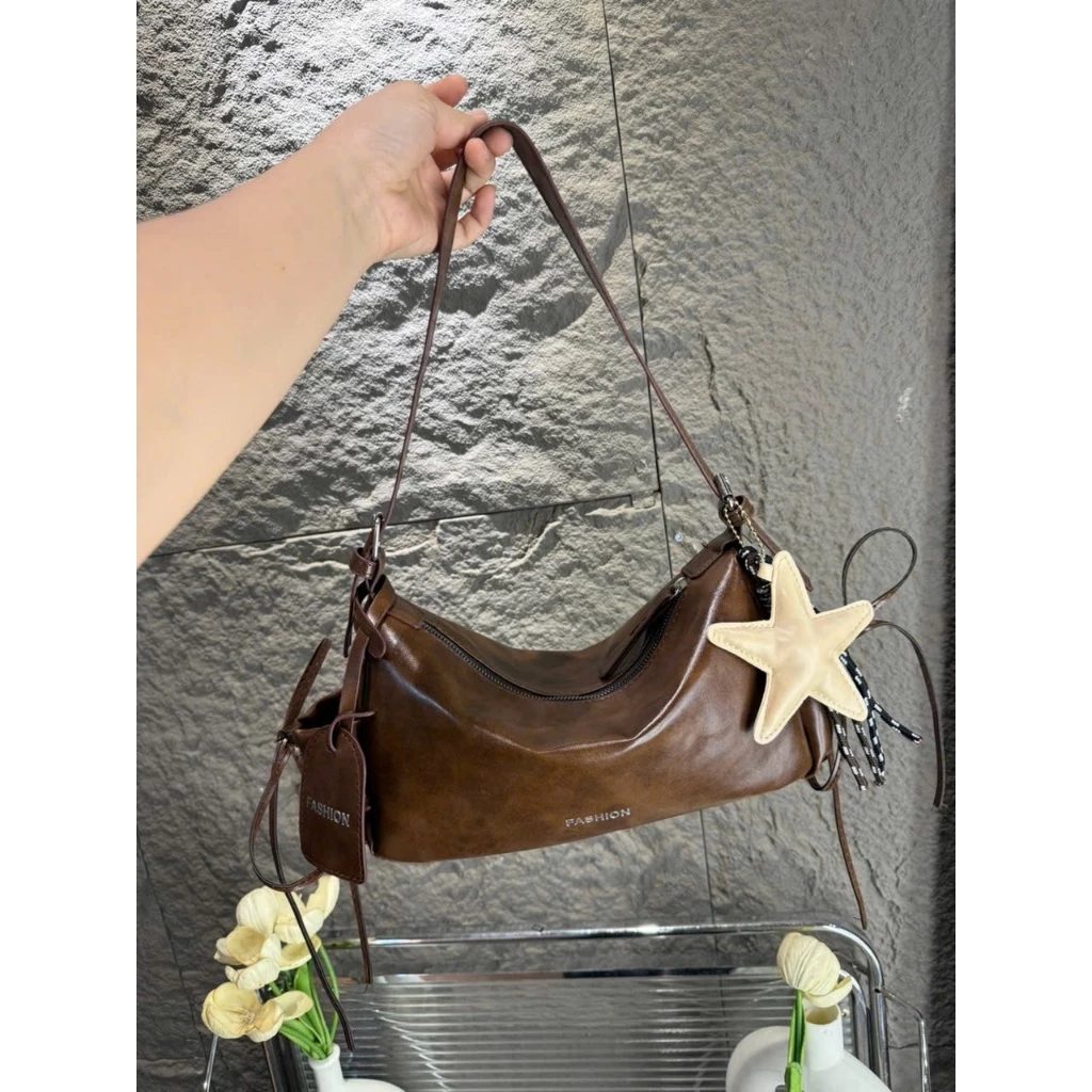 Túi xách nữ đeo chéo đeo vai basic trẻ trung túi công sở da trơn kèm charm xinh BABUMAP _ TDC250