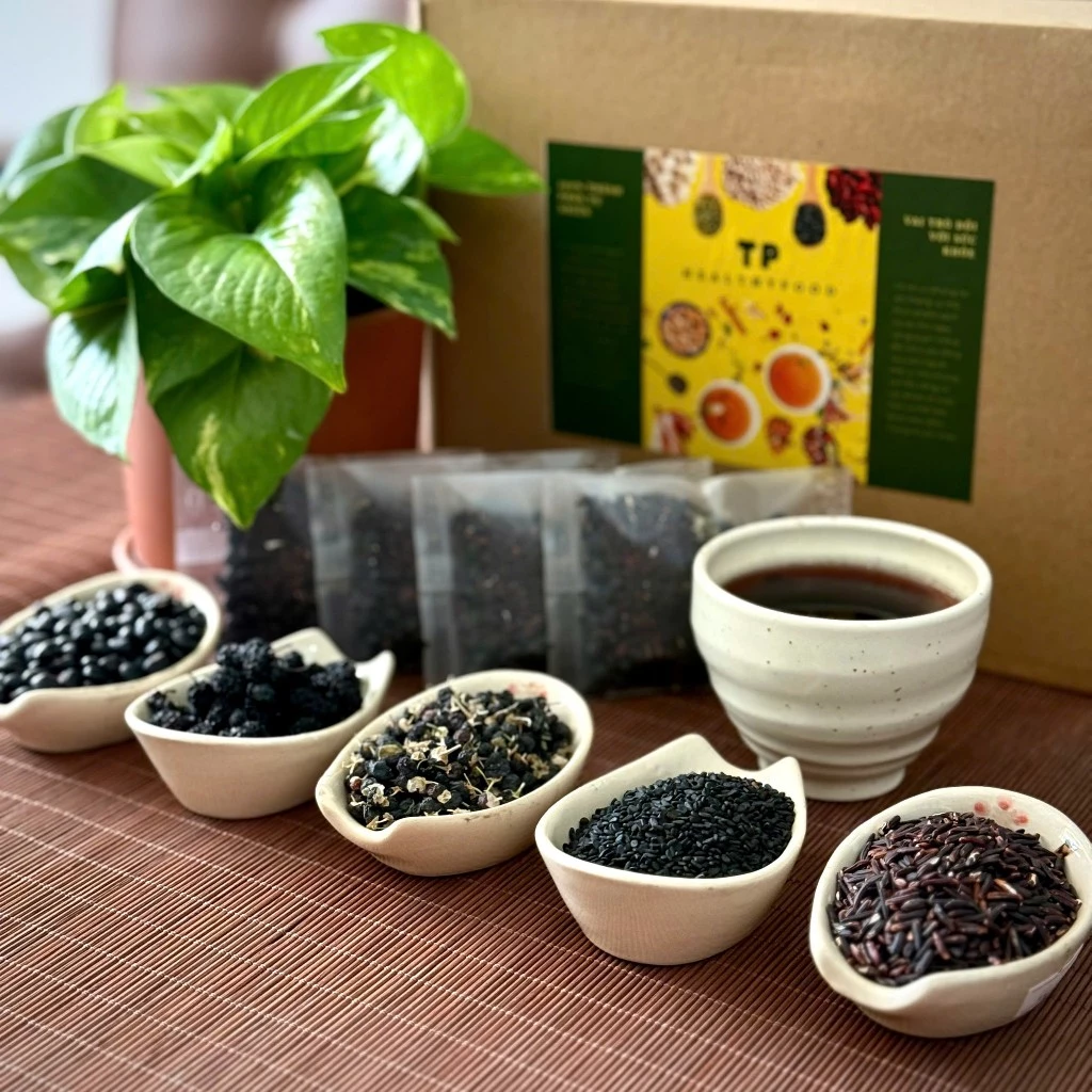 TRÀ NGŨ HẮC THẢO MỘC HỖ TRỢ NUÔI DƯỠNG TÓC, ĐEN TÓC, GIẢM BẠC , GIẢM RỤNG TÓC – NGUYÊN LIỆU LOẠI 1