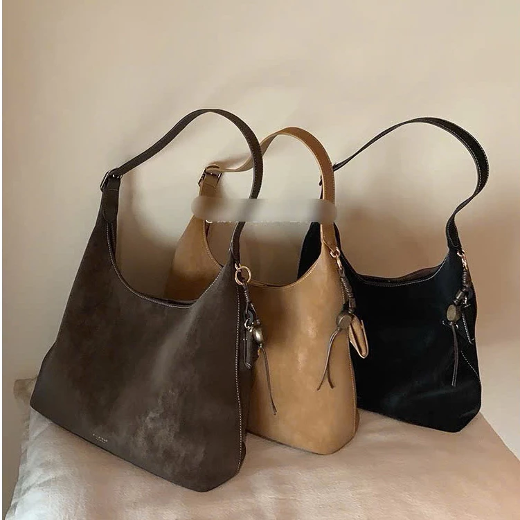 Túi nữ Túi Chio da lộn tặng charm size 32 đeo vai đeo chéo chất da siêu đẹp xinh Hs307#