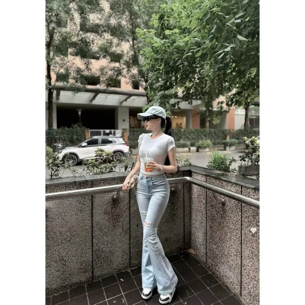 Quần jeans ống loe , Quần bò loe Bụi bạc rách gối Chất co giãn Cá Tính Dễ Phối Đồ