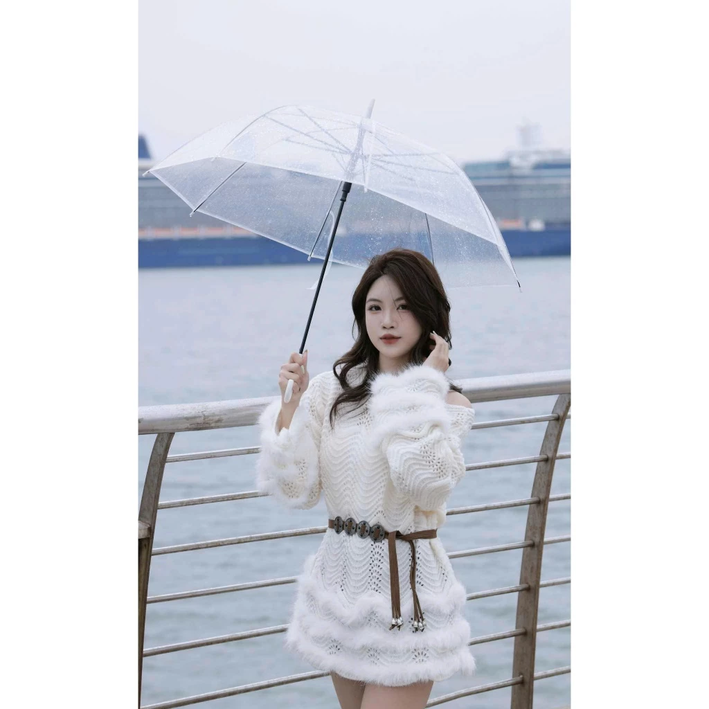 𝓝𝓪_𝓕𝓪𝓼𝓱𝓲𝓸𝓷𝓷  Áo len lưới  Nữ  trễ vai phối viền lông dáng dài giấu quần/len sóng (kèm đai) 𝓝𝓪_𝓕𝓪𝓼𝓱𝓲𝓸𝓷𝓷 2025
