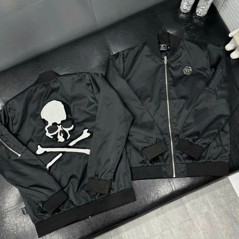 Áo Khoác Bomber Gió Nam Nữ Philipp Plein Thêu Logo Sắt Ngực Túi ZIp Tay Phối Xương Đầu Lâu Lưng Hot Trend 2025