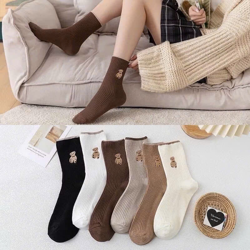 Đôi Tất Vớ Nữ Cổ Cao Hoạ Tiết Hình Gấu Chất Liệu Vải Len Tăm Co Giãn,Mềm Mịn Thoáng Khí,Phong Cách Hàn Quốc