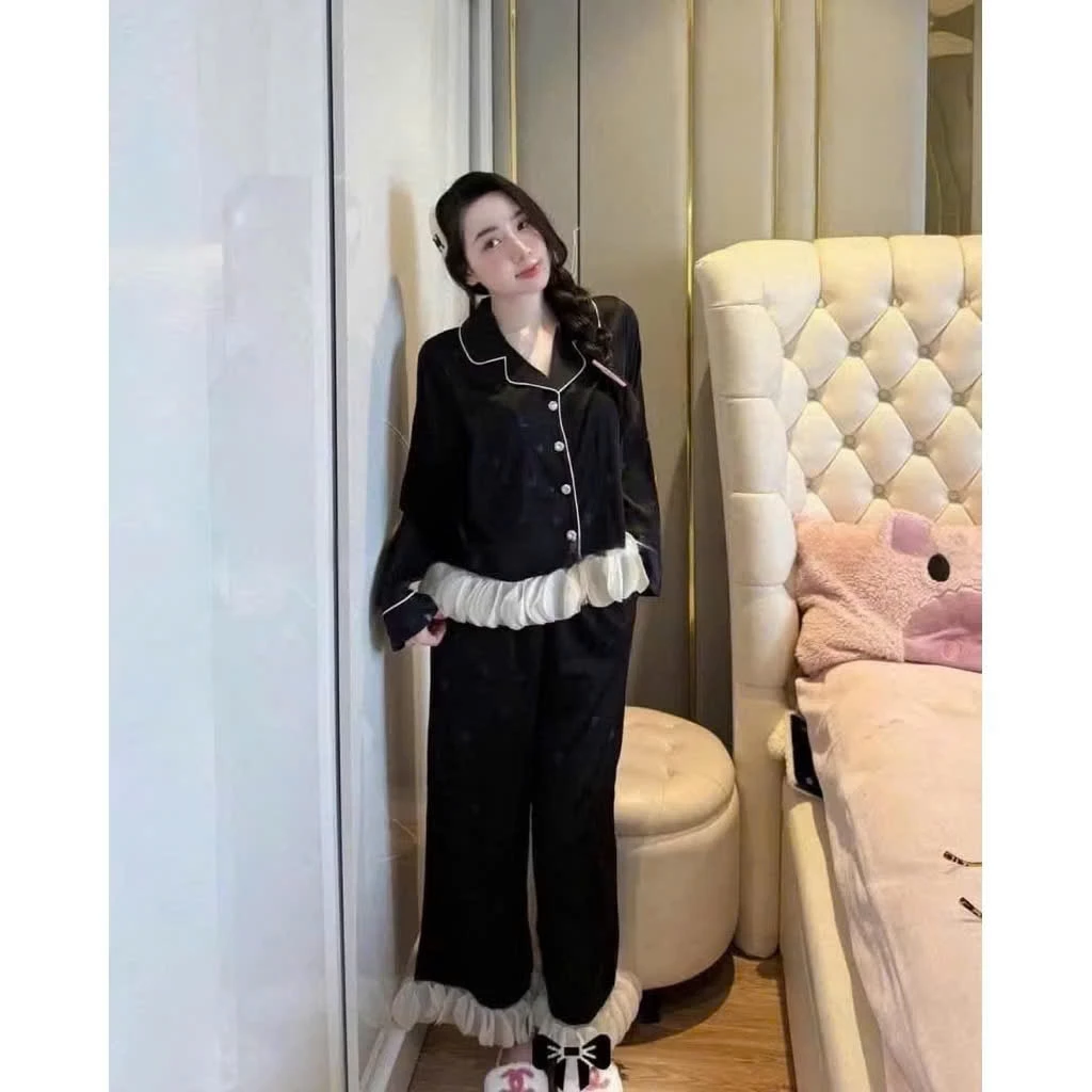 Sét bộ pijama xinh đính cánh hoa,chất lụa dập vân gấm sang xịn (Mã A009)