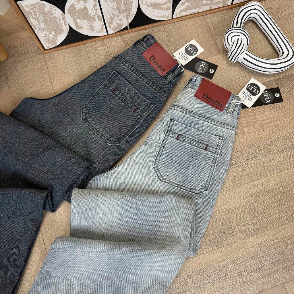 YURI JEANS - (MÃ22) Quần Jean Nữ Ống Suông Thêu Chỉ Đỏ, Phối Tag Đỏ