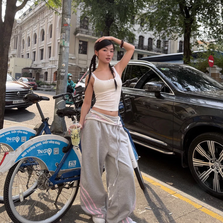 MOLLYE - POTA PANTS| Quần dài nữ ống suông rộng freesize quần sọc hồng, cạp phối thắt lưng Hàn Quốc